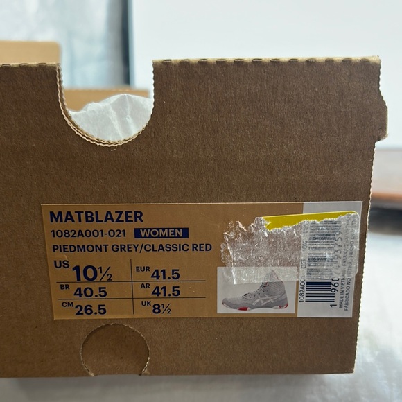 Asics Shoes Wm 10.5 Matblazer Piedmont Grey/Classic Red High Top Wrestling Boots - Picture 2 of 10